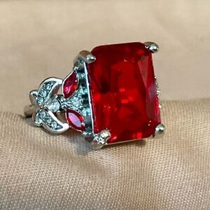 3 Color Elegant Ring, size 8, BN